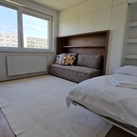 Apartment 3 With Parking, Air Condition Near Airport *