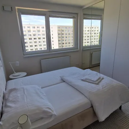 3 With Parking, Air Condition Near Airport Apartment Bratislava