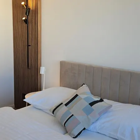 3 With Parking, Air Condition Near Airport Bratysława