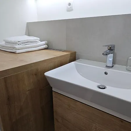 Apartment 3 With Parking, Air Condition Near Airport *