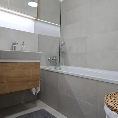 Apartament 3 With Parking, Air Condition Near Airport Bratysława