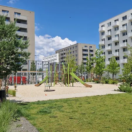 3 With Parking, Air Condition Near Airport Lägenhet